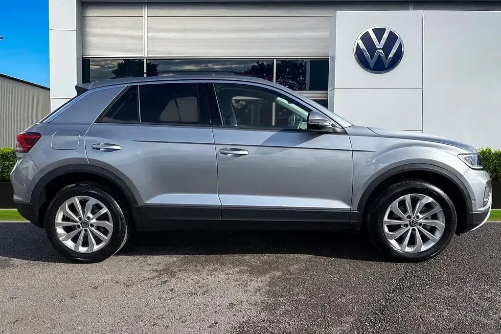 Used VW T-Roc Match 150 HP (110 kW) 2025 Silver SUV