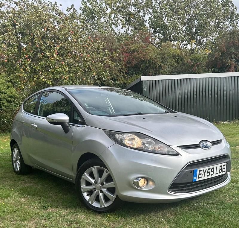 Silver Used 2009 Ford Fiesta Zetec Hatchback | £1,495 (Fair price) - Image 1/4