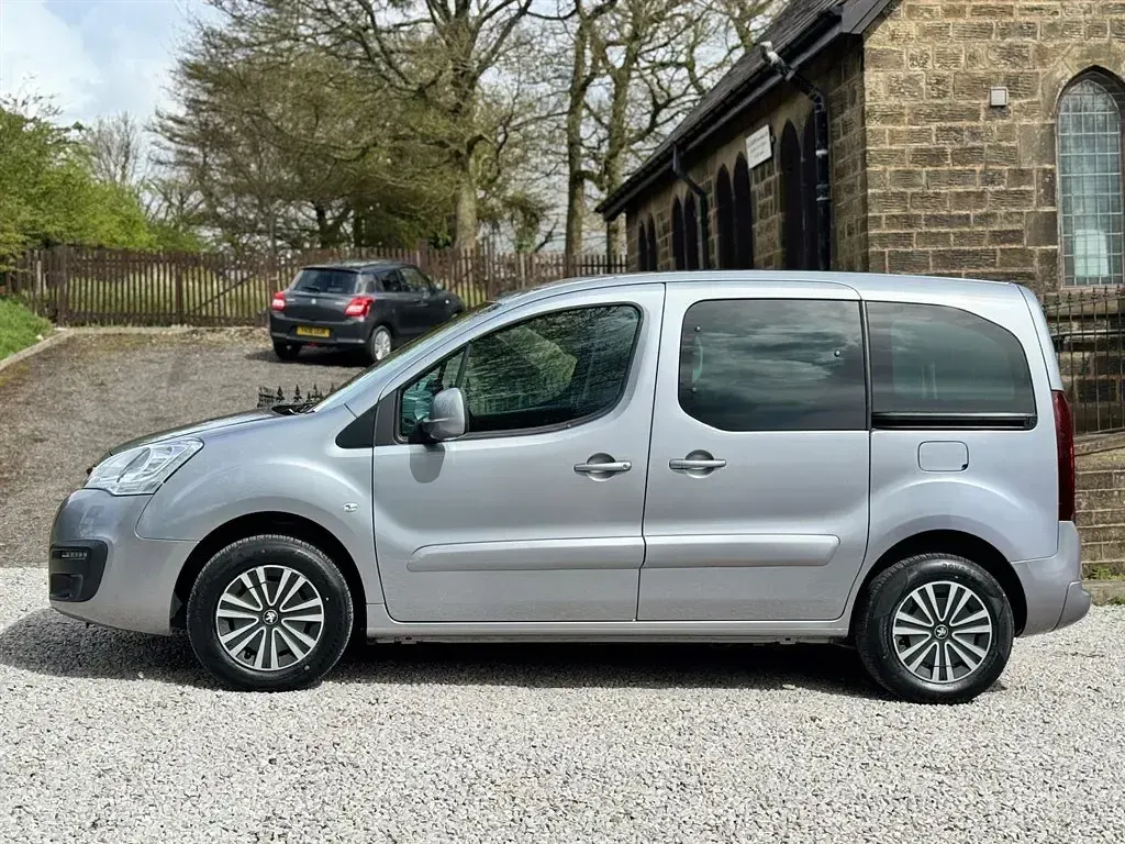Gebraucht Peugeot TePee Allure 2019 Grau Van / Kleinbus