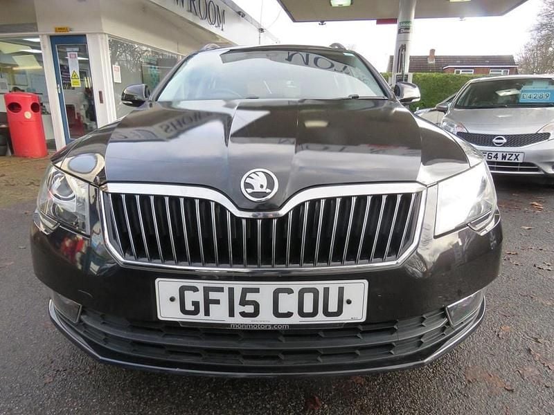 Used Skoda Superb 140 HP (102 kW) 2015 Black Estate