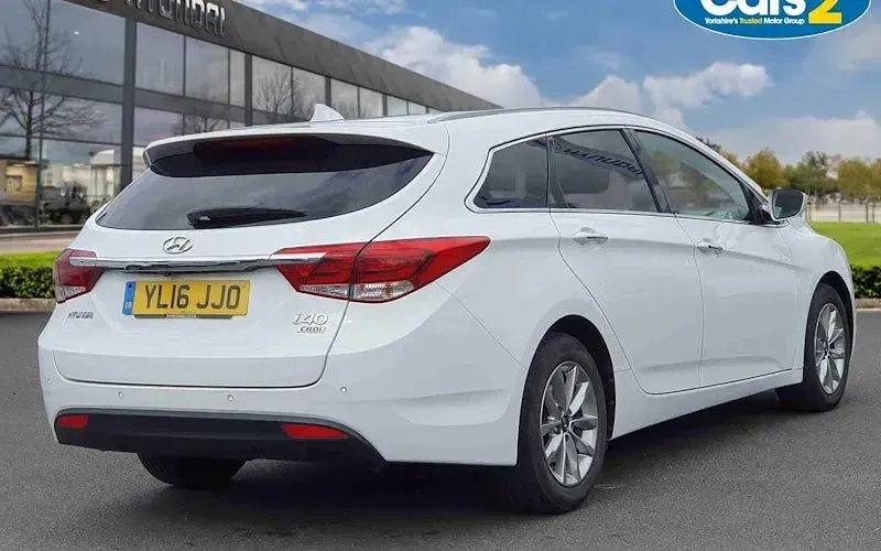 Used Hyundai i40 SE 116 HP (85 kW) 2016 White Estate