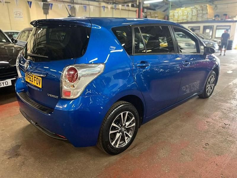 Used Toyota Verso 147 HP (108 kW) 2013 Blue MPV