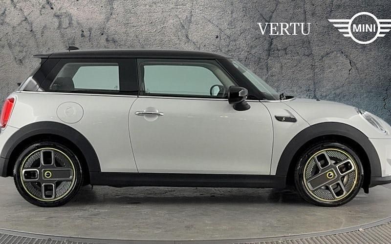 Used Mini Cooper Level 1 135 kW (184 HP) 2023 Hatchback