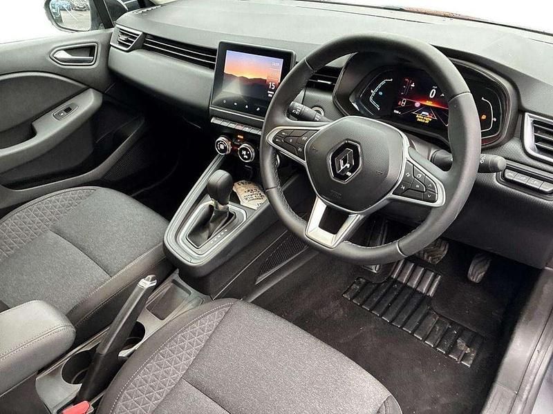 Używany Renault Clio V Evolution 143 KM (105 kW) 2022 Szary Hatchback