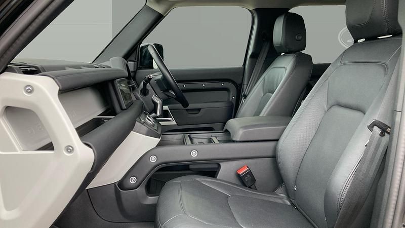 Used Land Rover Defender 249 HP (183 kW) 2024 Black SUV