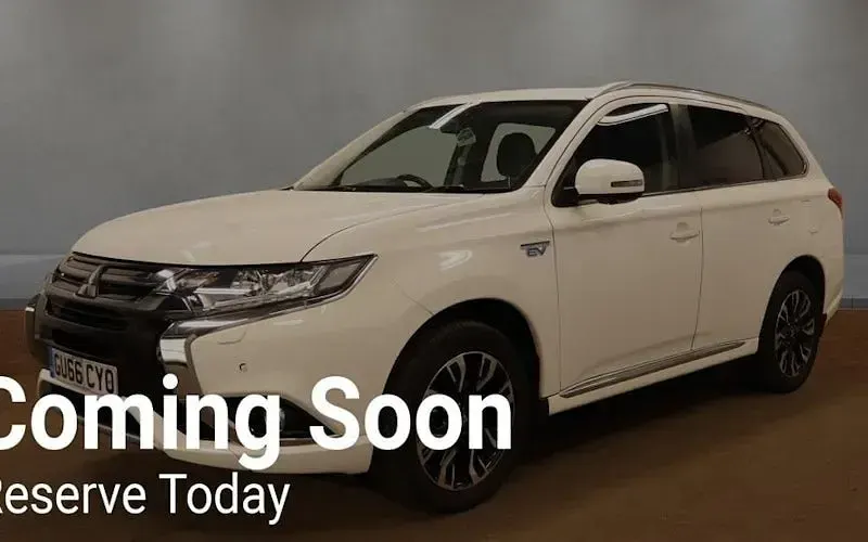 Used Mitsubishi Outlander P-HEV 203 HP (149 kW) 2016 White SUV