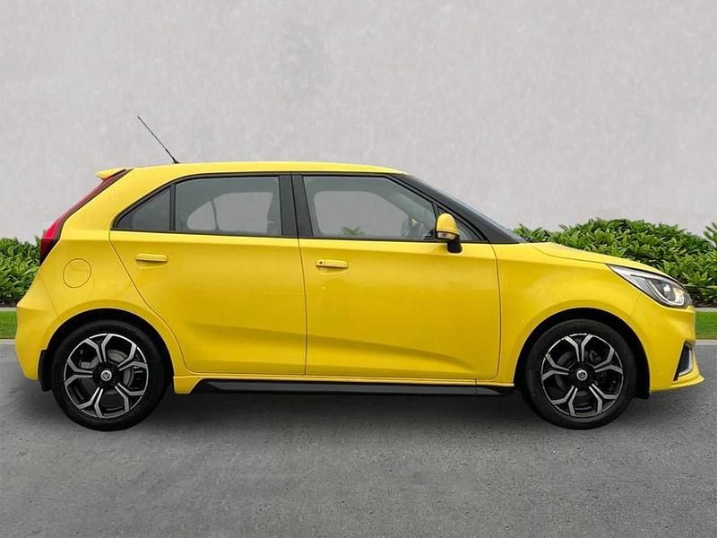 Used MG MG3 Exclusive 106 HP (77 kW) 2020 Yellow Hatchback