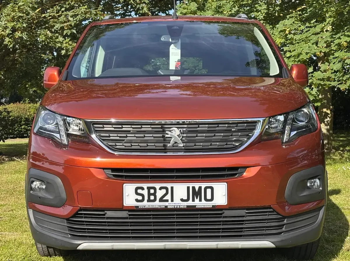 Used Peugeot Rifter Allure 100 HP (73 kW) 2021 Bronze MPV