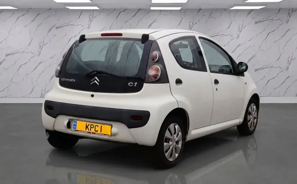 Używany Citroën C1 VTR Sport 68 KM (50 kW) 2012 Biały Hatchback