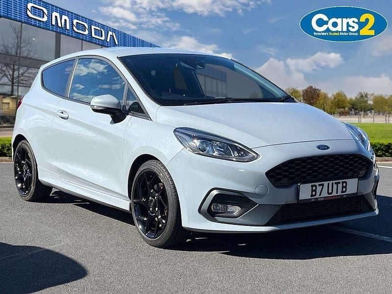 Silver Used 2018 Ford Fiesta ST Hatchback | £9,290 (Fair price) - Image 1/4