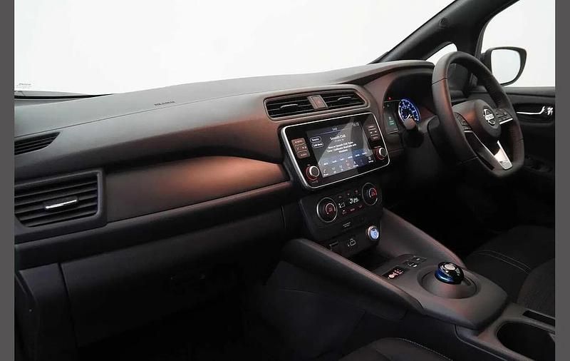 Used Nissan Leaf Acenta 108 kW (147 HP) 2022 Black Hatchback