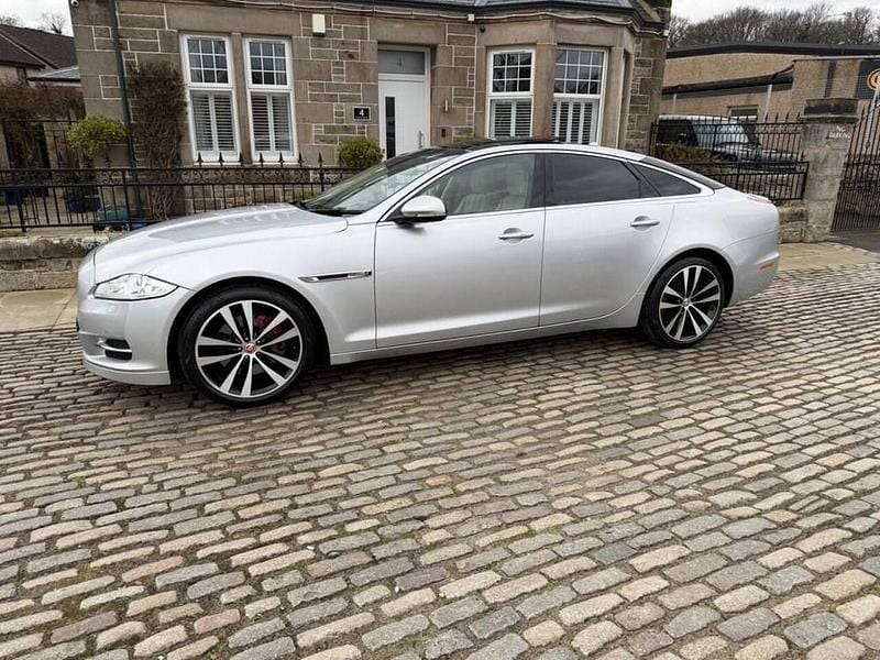 Used Jaguar XJ Portfolio 275 HP (202 kW) 2014 Silver Sedan