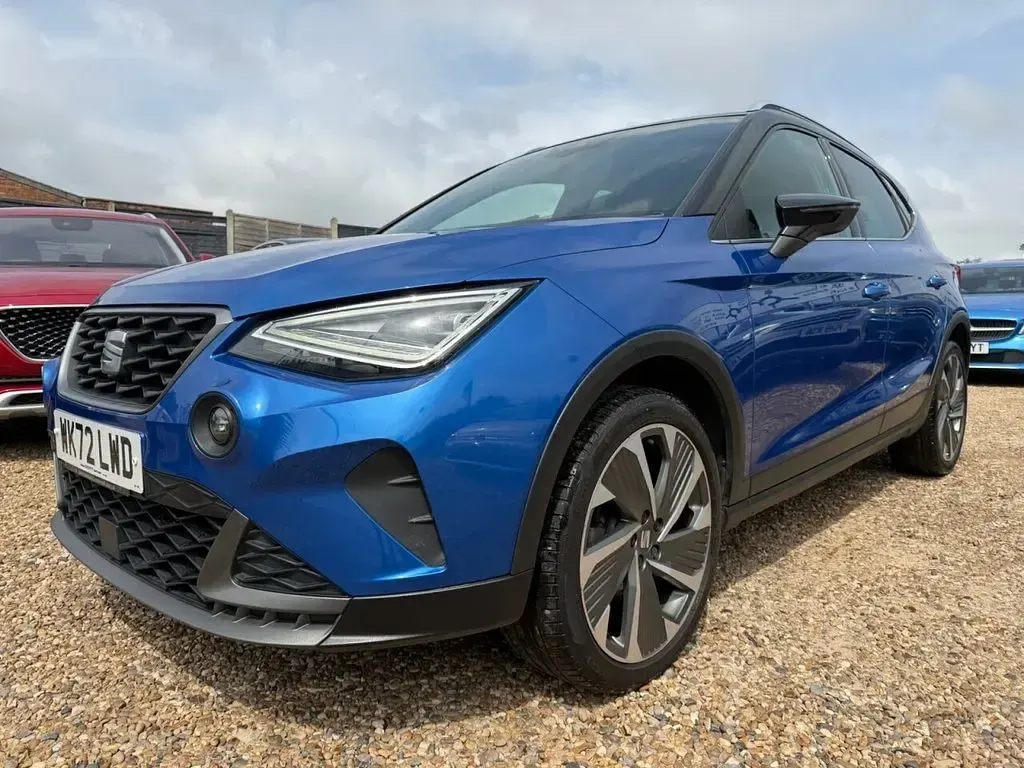 Used Seat Arona FR 110 HP (80 kW) 2023 Blue SUV