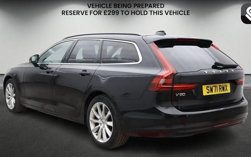 Used Volvo V90 Momentum 197 HP (144 kW) 2021 Estate