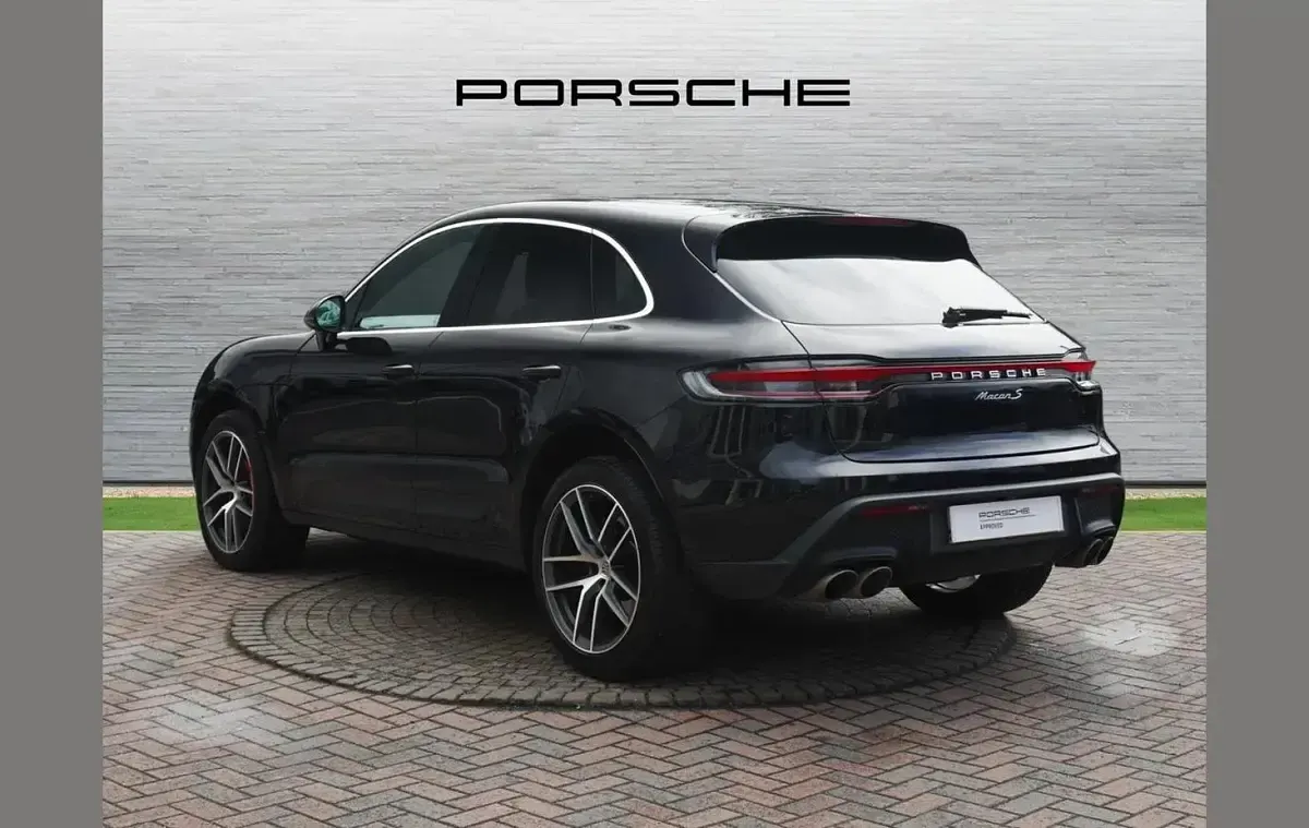 Used Porsche Macan 374 HP (275 kW) 2023 Black SUV
