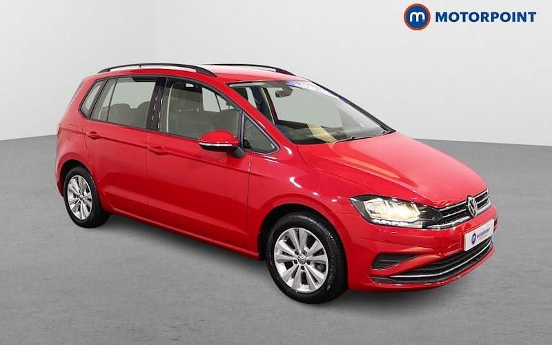 Red Used 2019 VW Golf VII SE Hatchback | £13,149 (Super price) - Image 1/4