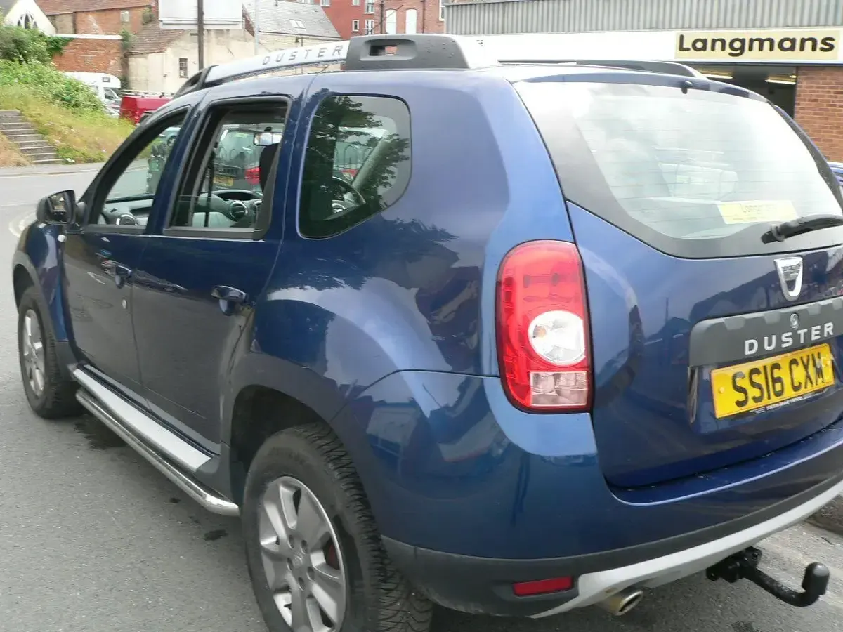 Used Dacia Duster Lauréate 2016 Blue SUV