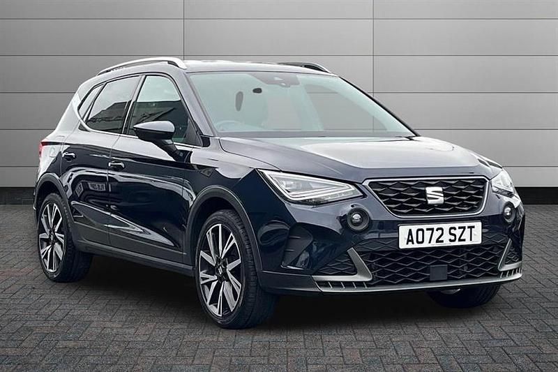 Used Seat Arona FR 110 HP (80 kW) 2022 Sphalt blue with grey roof SUV
