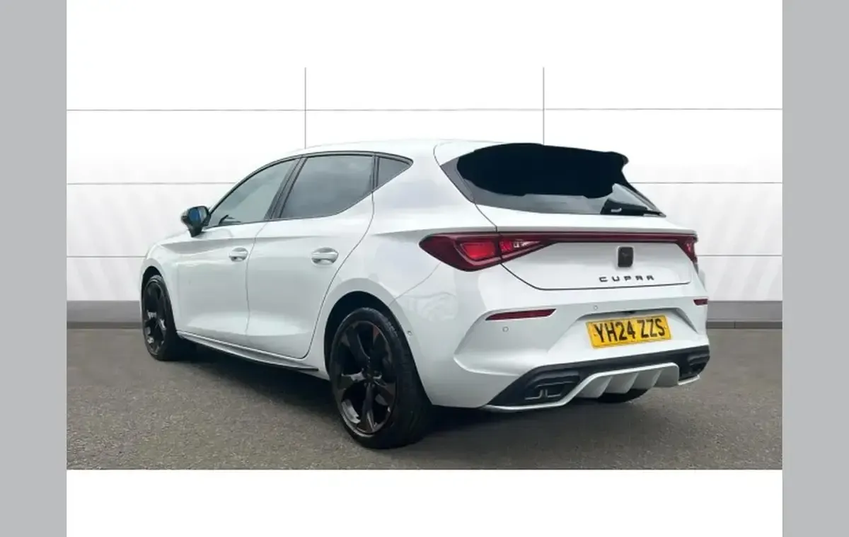 Used Cupra Leon 150 HP (110 kW) 2024 White Hatchback