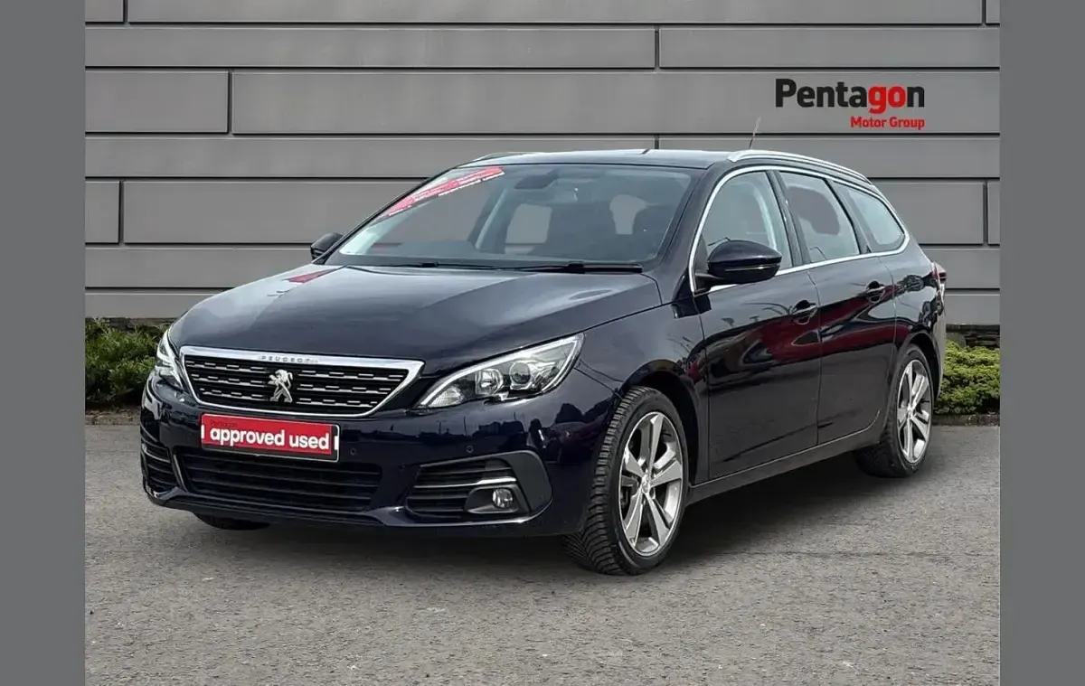 Używany Peugeot 308 Allure 130 KM (95 kW) 2018 Niebieski Kombi