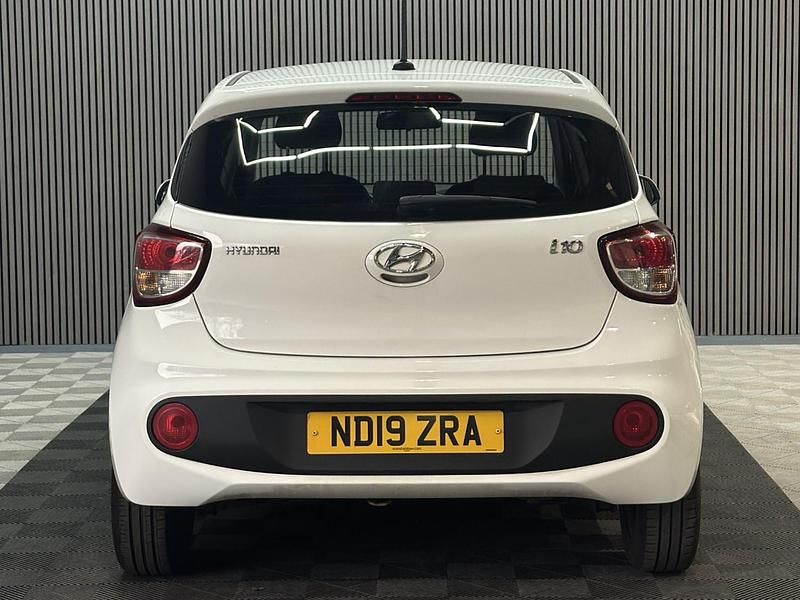Usado Hyundai i10 SE 66 HP (48 kW) 2019 Branco Citadino