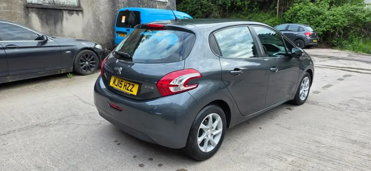 Używany Peugeot 208 Active 2015 Szary Hatchback