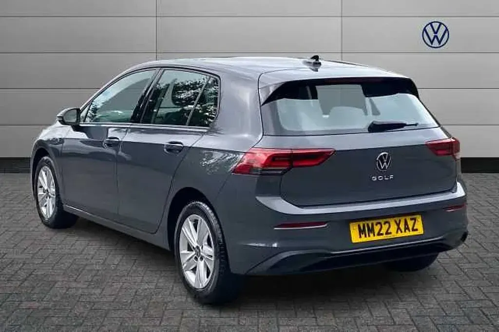 Used VW Golf VIII Life 130 HP (95 kW) 2022 Grey Hatchback