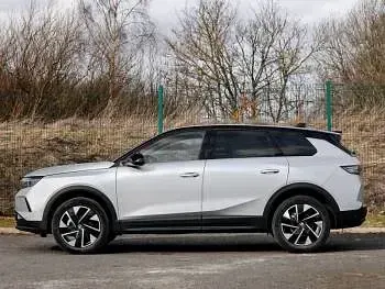 New Vauxhall Grandland X Design Edition 145 HP (106 kW) 2026 Silver SUV