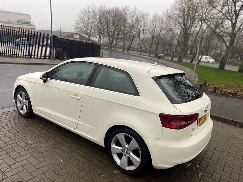 Used Audi A3 Sport 105 HP (77 kW) 2013 White Hatchback