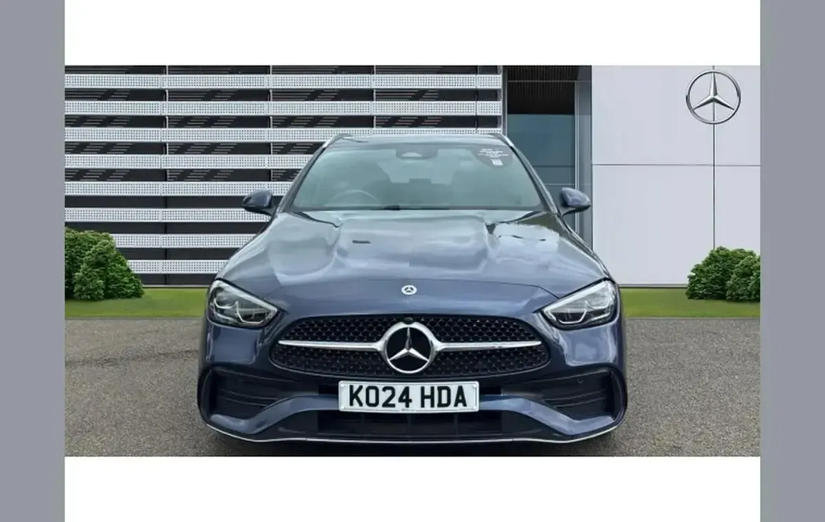 Usado Mercedes C200 AMG line 200 HP (147 kW) 2024 Azul Carrinha