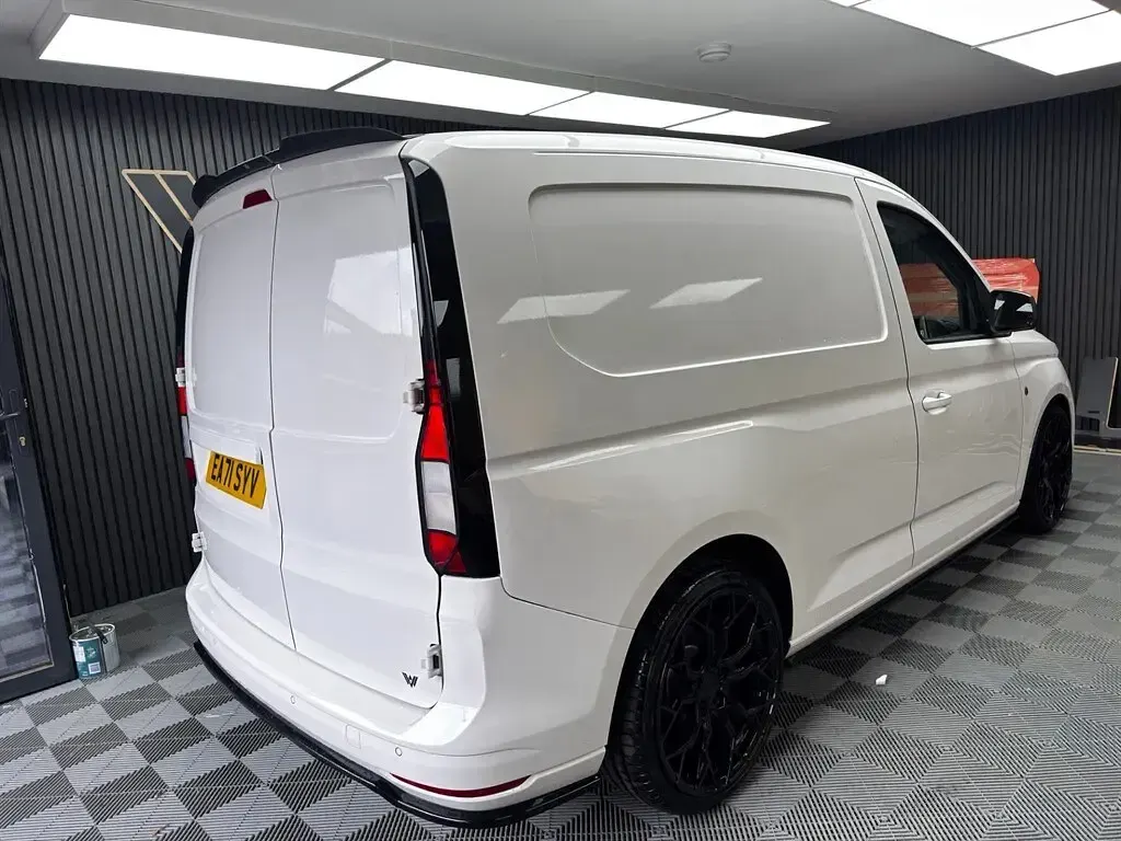 Used VW Caddy Edition 102 HP (75 kW) 2021 White MPV