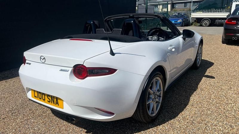 Używany Mazda MX5 131 KM (96 kW) 2015 Biały Kabriolet