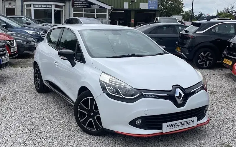 Used Renault Clio Dynamique 73 HP (53 kW) 2015 Hatchback