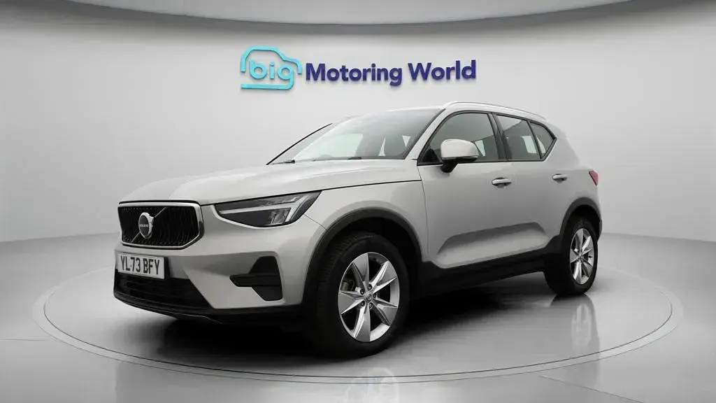 Used Volvo XC40 Core 163 HP (119 kW) 2024 Silver SUV