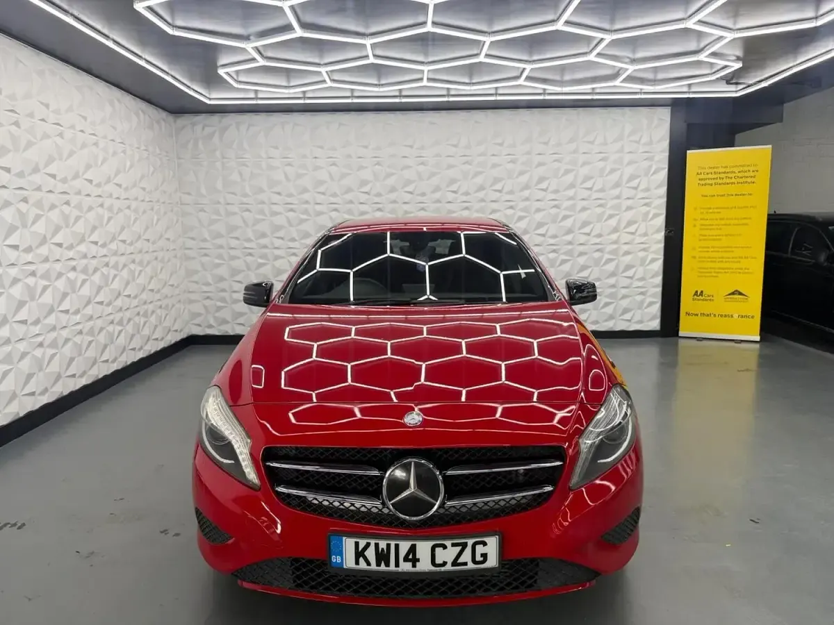 Used Mercedes A200 2014 Red Hatchback
