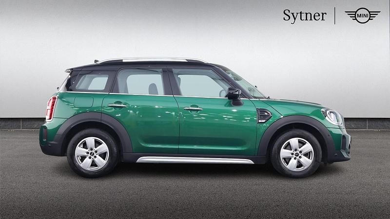 Usado Mini Cooper Countryman Classic 134 CV (98 kW) 2023 Verde SUV
