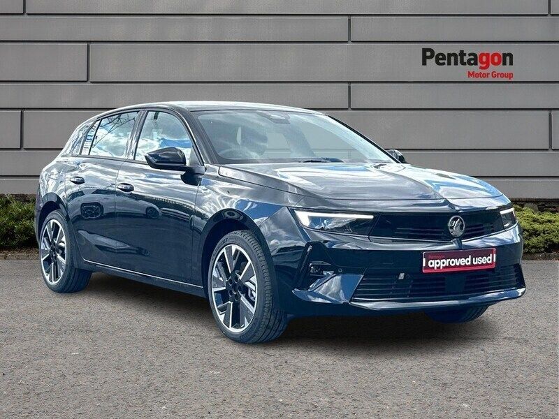 Cobalt blue Used 2024 Vauxhall Astra Design Edition Hatchback | £17,450 - Image 1/3