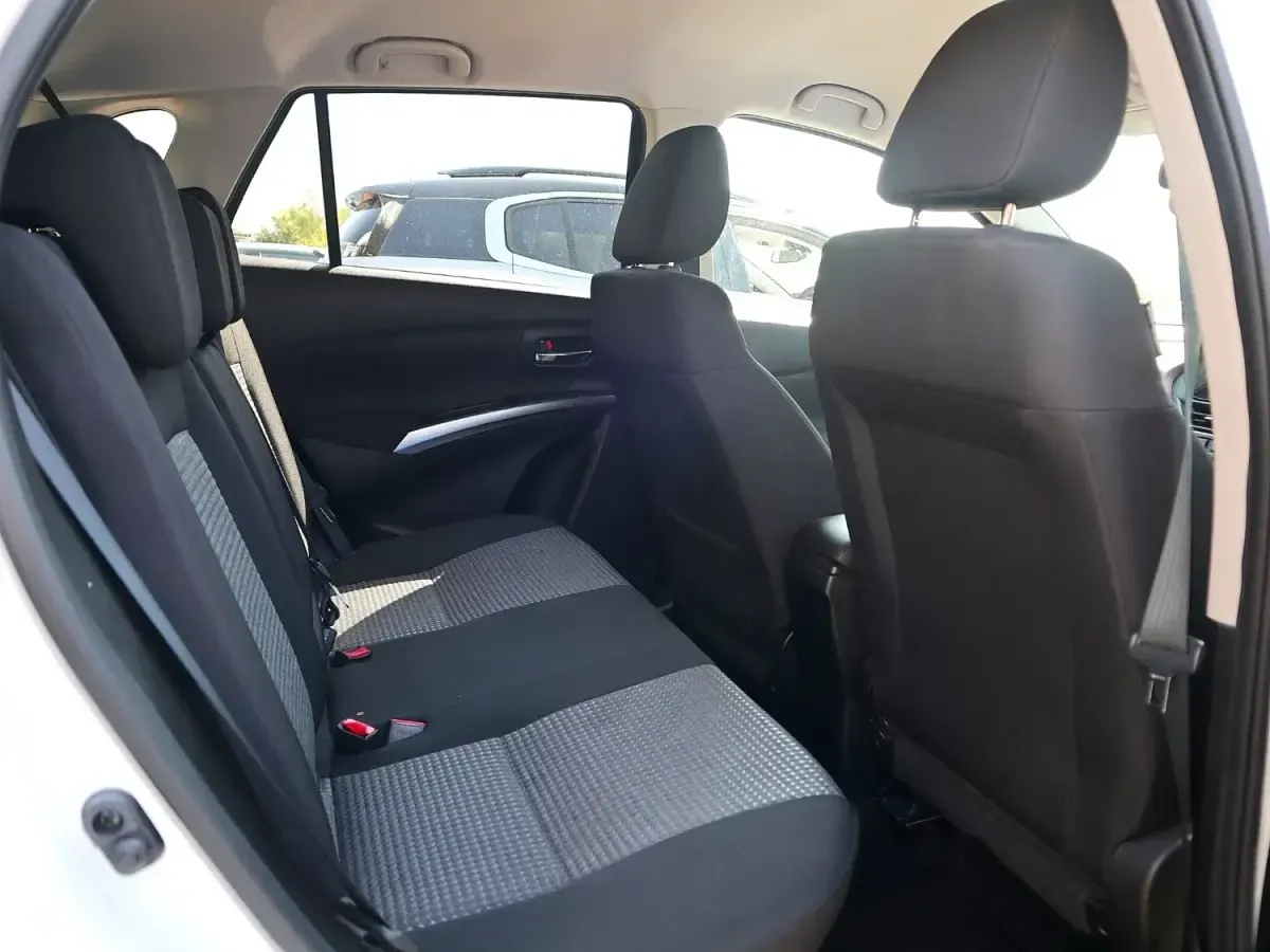 Używany Suzuki SX4 115 KM (84 kW) 2023 Biały Hatchback