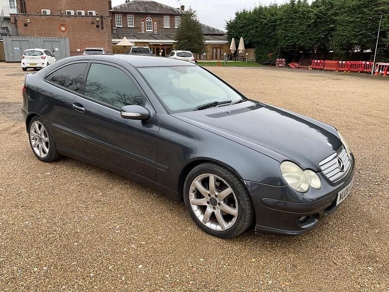 Used Mercedes C180 SE 156 HP (114 kW) 2008 Grey Coupe
