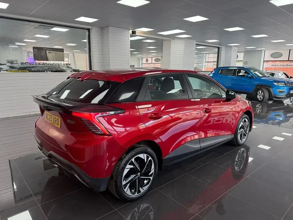 Used MG MG4 EV SE 2023 Red Hatchback