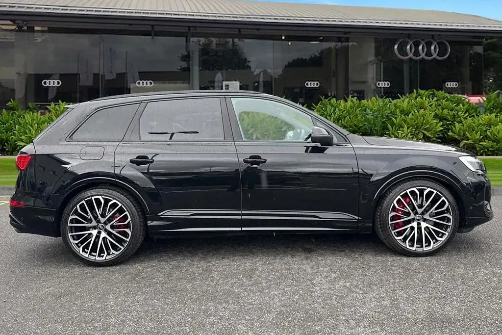 Used Audi SQ7 Comfort 507 HP (372 kW) 2026 Black SUV