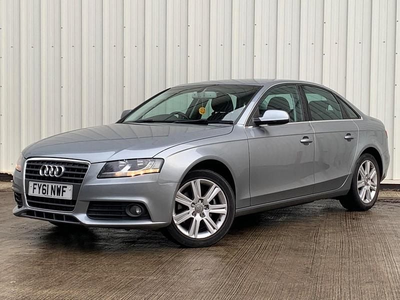 Begagnad Audi A4 143 HK (105 kW) 2011 Grå Sedan