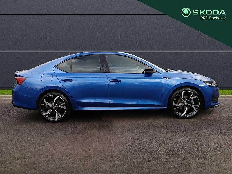 Used Skoda Octavia SportLine 110 HP (80 kW) 2025 Race blue metallic Hatchback