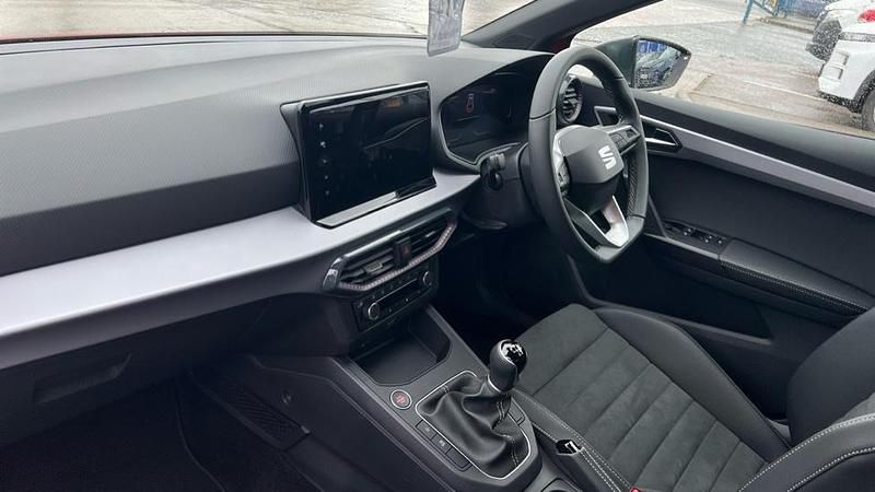 New Seat Ibiza XCELLENCE 95 HP (69 kW) 2025 Red Hatchback