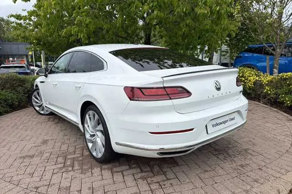 Used VW Arteon R-line 190 HP (139 kW) 2019 White Hatchback