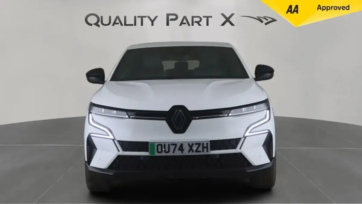 Używany Renault Megane E-Tech Komfort 160 kW (218 KM) 2024 Biały Hatchback