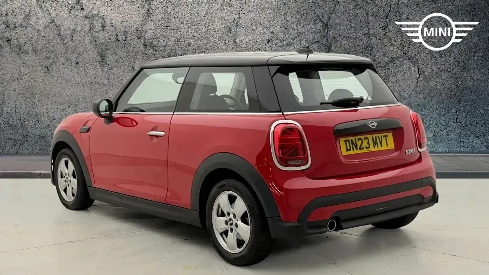 Used Mini Cooper Classic 134 HP (98 kW) 2023 Red Hatchback