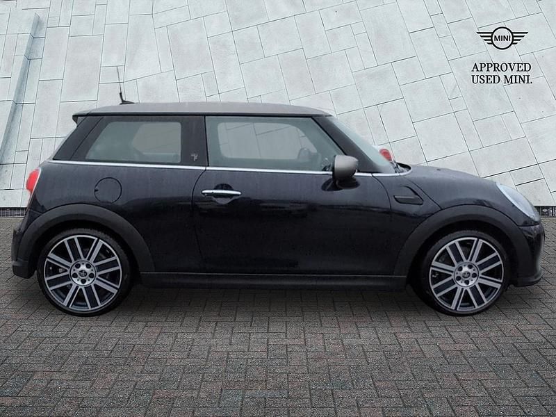 Gebraucht Mini Cooper Exclusive 134 PS (98 kW) 2023 Schwarz Kleinwagen
