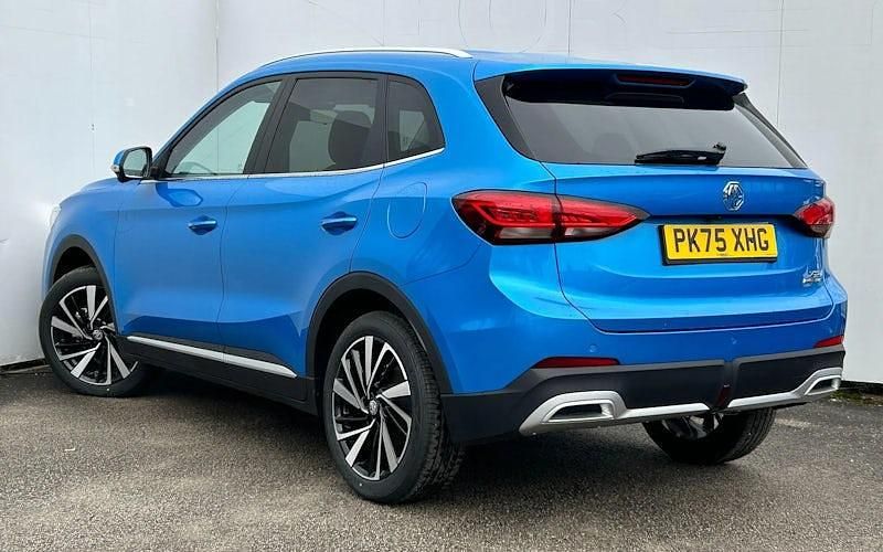 New MG ZS Trophy 196 HP (144 kW) 2025 Silver Sedan