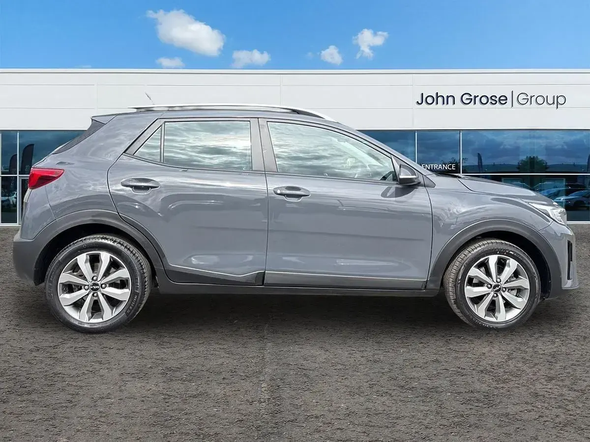 Begagnad Kia Stonic 2023 Grå SUV